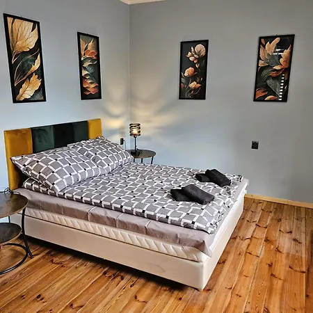 Family Rooms Zabrze Exterior photo